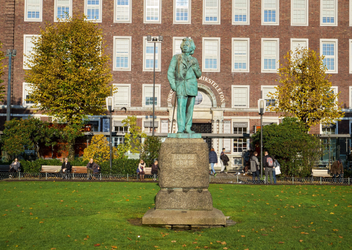 Bronsestatue-Edvard-Grieg-Bergen