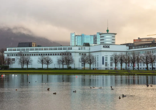 KODE-Lysverket-Bergen-modernistisk-kunstmuseum-hvite-vegger